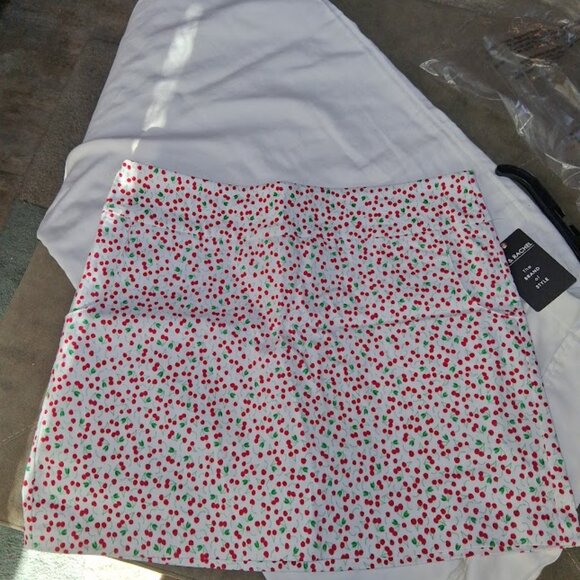 Zac & Rachel Women's Cherry Print Skort NWT Sz 14 - Picture 1 of 7